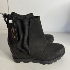 NWT Sorel Joan of Arctic Wedge II Chelsea Women's Boots Black Waterproof Sz 5